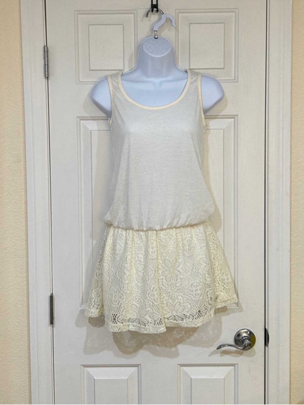 NWT Cotton Blend Cream Lace Dress with Blouson Top Small